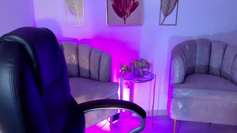 Snapshot of layla_breezee_ chatting on April 2026 11:47:02 AM Layla Breezee online show from April 2026 11:47:02 AM