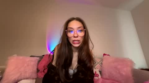 Snapshot of laylababi chatting on February 2026 06:47:01 PM Layla online show from February 2026 06:47:01 PM