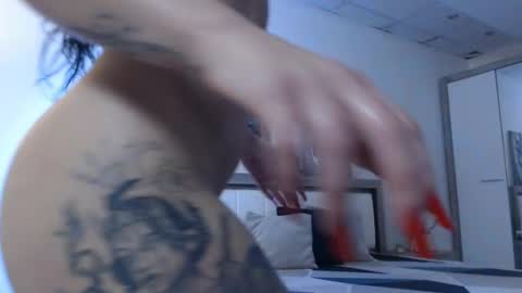 laylacruz online show from December 2024 12:12:02 PM