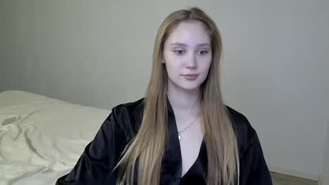 Snapshot of laylapretty001 chatting on January 2025 06:05:01 AM LaylaPretty001 online show from January 2025 06:05:01 AM
