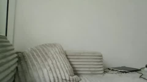 Snapshot of laylasimone97 chatting on November 2025 03:54:02 PM Sexy SImone online show from November 2025 03:54:02 PM