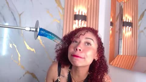 Snapshot of layra_collins chatting on November 2025 05:21:01 AM layra collins online show from November 2025 05:21:01 AM