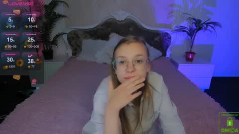 layriantavee online show from December 2024 09:42:01 AM