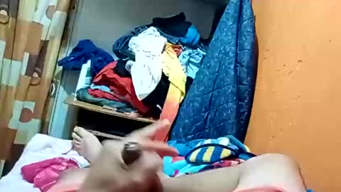 lazyebone online show from October 2025 05:05:02 AM