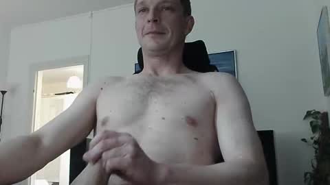 Snapshot of lboogie42 chatting on April 2026 04:09:01 PM lboogie42 online show from April 2026 04:09:01 PM