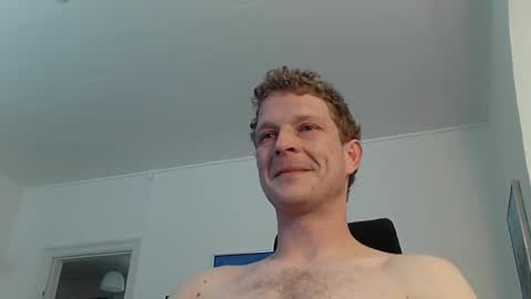 Snapshot of lboogie42 chatting on May 2026 03:51:02 PM lboogie42 online show from May 2026 03:51:02 PM