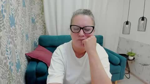 Snapshot of lea_fruit chatting on May 2026 05:24:01 AM Lea online show from May 2026 05:24:01 AM