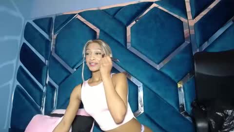 lea sewwtly online show from October 2025 01:07:02 PM