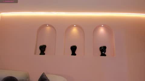 leahnovac online show from October 2025 11:29:01 AM