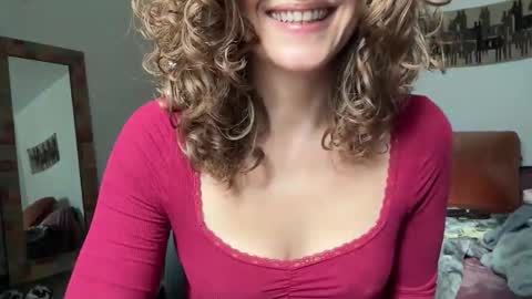 Leah Sparkles online show from October 2025 02:38:01 PM