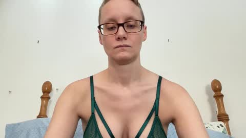 Lee online show from February 2025 02:42:02 PM