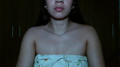 Snapshot of leanaalhub chatting on December 2024 06:06:02 AM leanaalhub online show from December 2024 06:06:02 AM