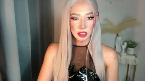 Miss Candy online show from June 2026 05:17:01 PM