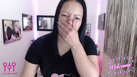 Leandra online show from October 2025 01:56:02 PM