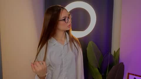 Sophie online show from April 2026 08:20:02 PM