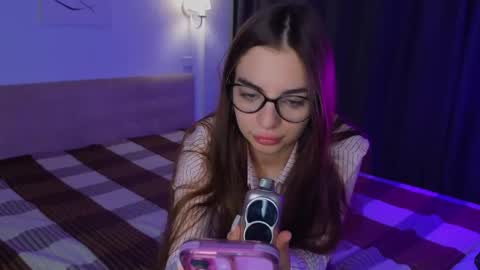 Sophie online show from June 2026 07:19:01 PM