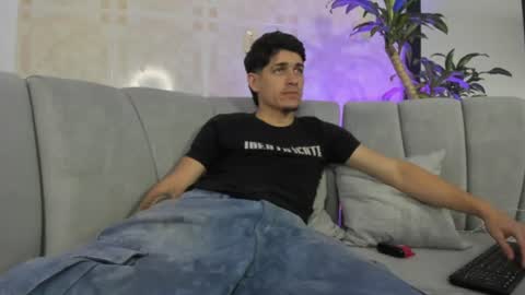 Snapshot of leandro_cooper chatting on July 2026 08:26:01 PM leandro_cooper online show from July 2026 08:26:01 PM