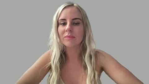 Snapshot of leannaxox chatting on January 2025 08:30:01 AM Leanna online show from January 2025 08:30:01 AM