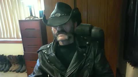 leathergreaser online show from September 2025 01:09:02 AM