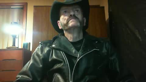 leathergreaser online show from April 2026 07:42:01 PM