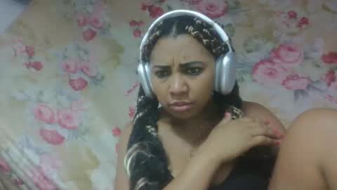 leatiana online show from April 2026 07:04:02 PM