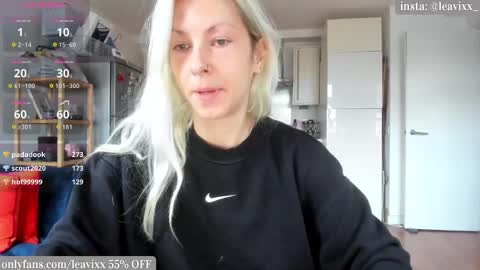 Snapshot of leavixx chatting on October 2025 10:17:02 AM LeaVixx online show from October 2025 10:17:02 AM