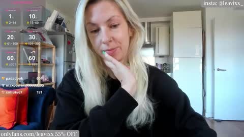 Snapshot of leavixx chatting on October 2025 09:44:01 AM LeaVixx online show from October 2025 09:44:01 AM