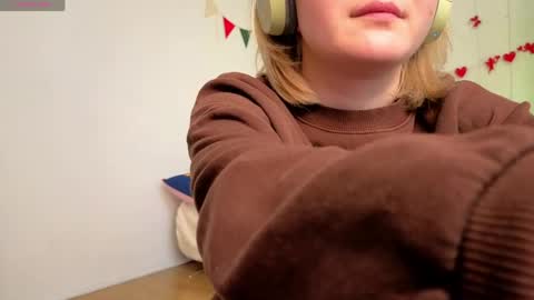 Ellie online show from April 2026 06:36:01 AM