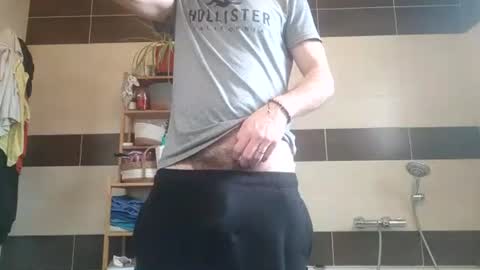 lebrun1985 online show from February 2026 04:18:01 PM