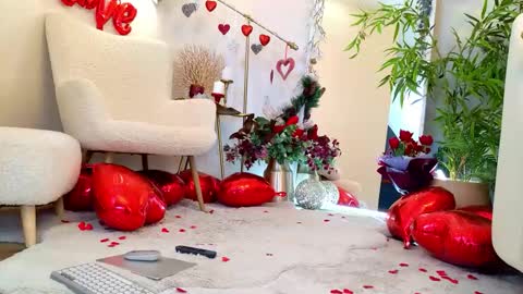 ledy mary online show from February 2026 11:01:01 PM