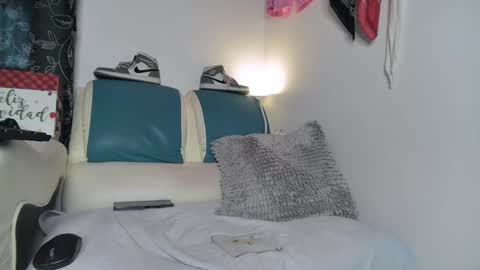 leenar_key online show from February 2025 04:45:02 PM