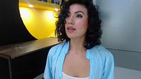 Snapshot of leethompson_ chatting on December 2024 12:19:01 AM Leet online show from December 2024 12:19:01 AM