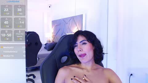 Snapshot of leethompson_ chatting on January 2025 06:07:01 PM Leet online show from January 2025 06:07:01 PM