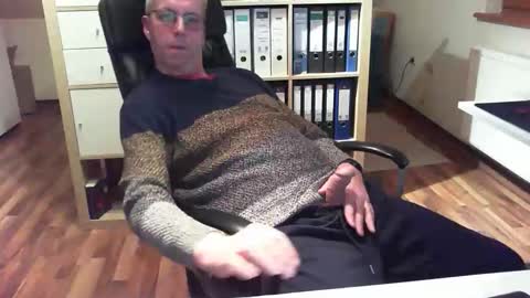 Dave online show from October 2025 08:31:01 PM