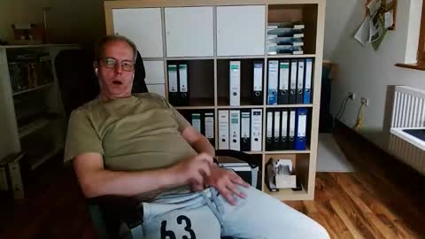 Snapshot of lefti27 chatting on May 2026 09:42:02 PM Dave online show from May 2026 09:42:02 PM