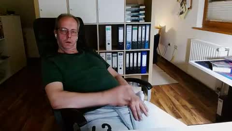 Snapshot of lefti27 chatting on May 2026 09:21:01 PM Dave online show from May 2026 09:21:01 PM