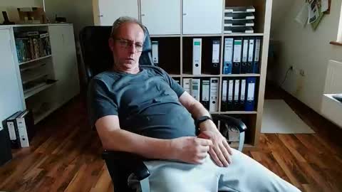 Snapshot of lefti27 chatting on May 2026 03:40:01 PM Dave online show from May 2026 03:40:01 PM