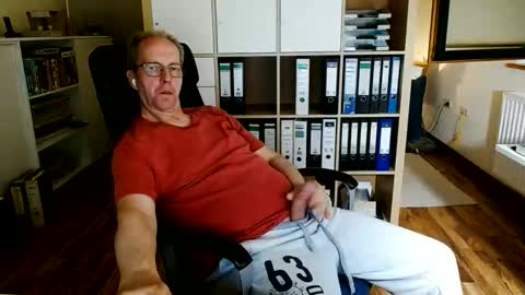 Snapshot of lefti27 chatting on May 2026 11:20:01 PM Dave online show from May 2026 11:20:01 PM