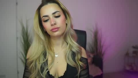 LegallyBlonde18 online show from April 2026 12:54:01 PM