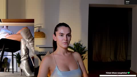 Elle  online show from October 2025 03:40:01 PM