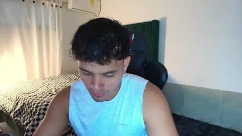 Snapshot of lei_77 chatting on October 2025 08:09:02 PM Lei online show from October 2025 08:09:02 PM