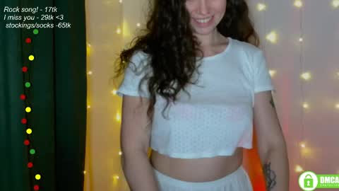 hey Im Leia and I love rock  online show from April 2026 07:38:02 PM