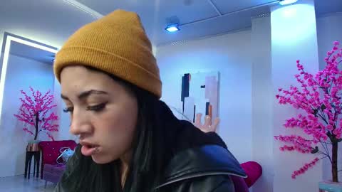 Snapshot of leia_queens chatting on October 2025 11:21:02 AM Leia. online show from October 2025 11:21:02 AM