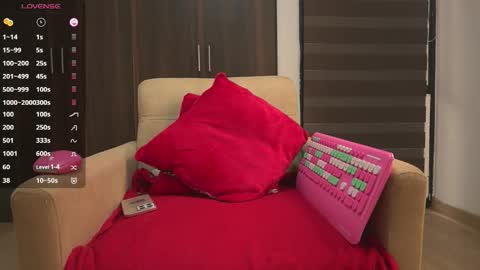 Snapshot of leiaah__ chatting on October 2025 07:14:02 PM Leah online show from October 2025 07:14:02 PM