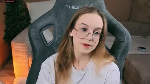 Snapshot of leiamurphy chatting on May 2026 04:02:01 PM Leia online show from May 2026 04:02:01 PM