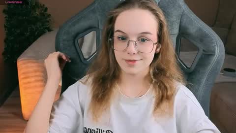 Snapshot of leiamurphy chatting on May 2026 01:27:01 PM Leia online show from May 2026 01:27:01 PM