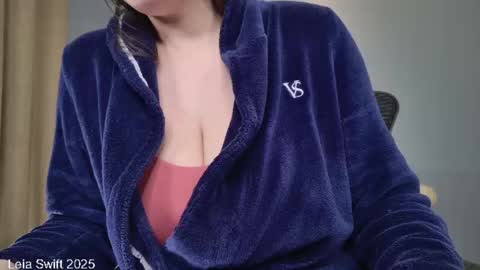 Snapshot of leiaswift chatting on March 2025 10:41:02 AM Leia Swift online show from March 2025 10:41:02 AM