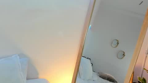 Leidy Cooper online show from November 2025 04:33:01 AM