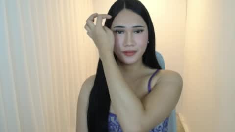 Snapshot of leighs_celine chatting on May 2026 05:14:01 AM leighs_celine online show from May 2026 05:14:01 AM