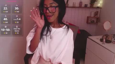 leilaebony_ online show from September 2025 01:44:02 PM